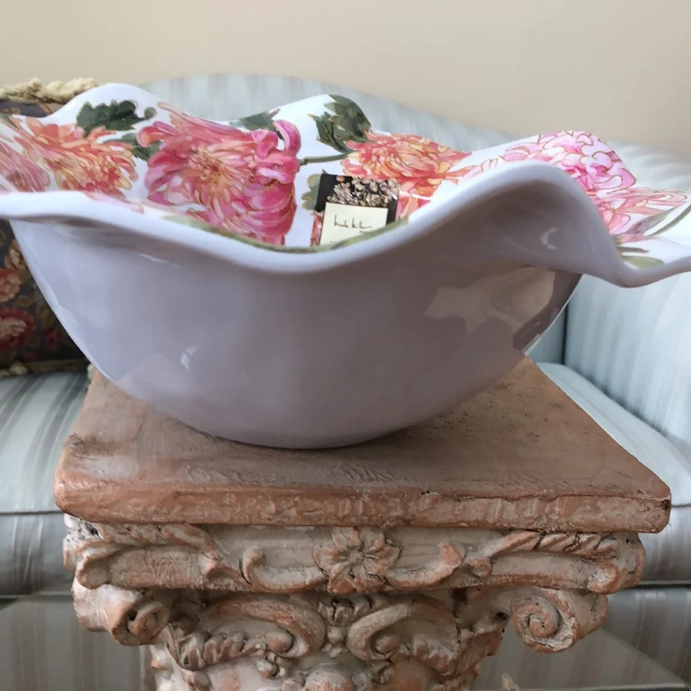 Large Fluted  Melamine Floral Serving Bowl - NWT